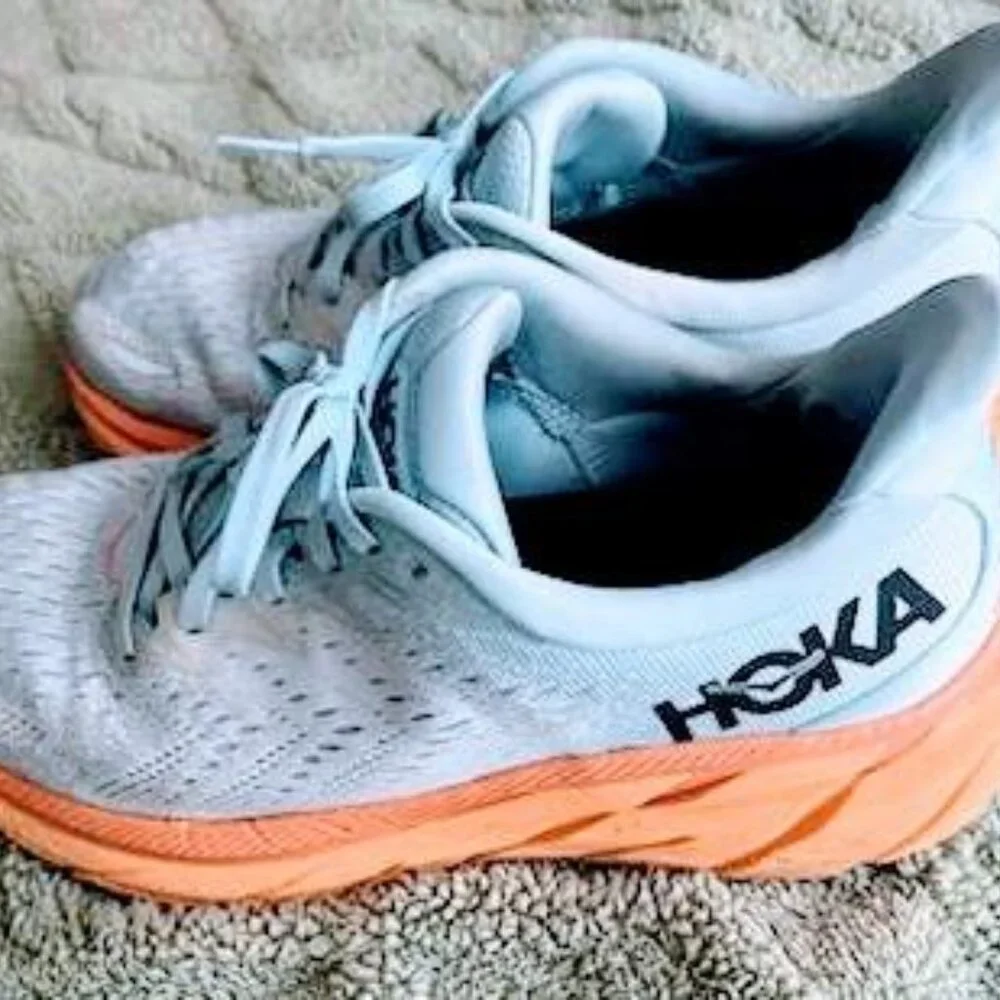 HOKA Clifton 8- size 10.5 - Picture 1 of 4
